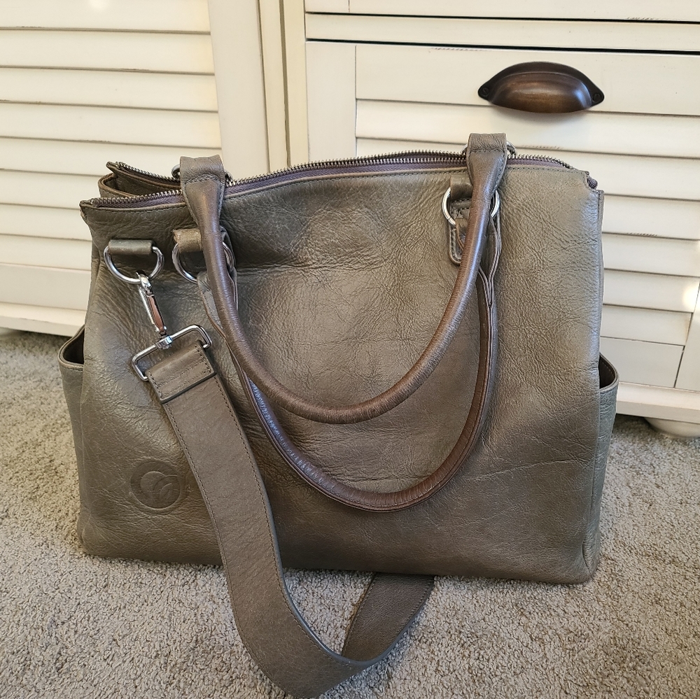 GUC Oemi Leather Diaper Bag, 5 Interior Pockets, Wide, Removable Shoulder Strap